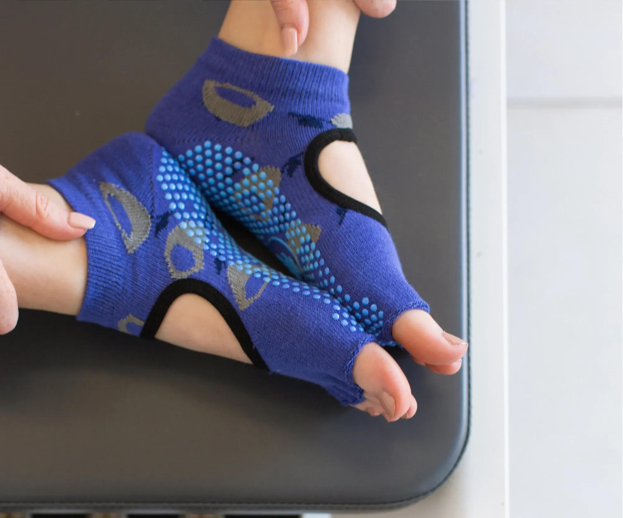 MoveActive Toeless Non Slip Grips Socks - Gumnut