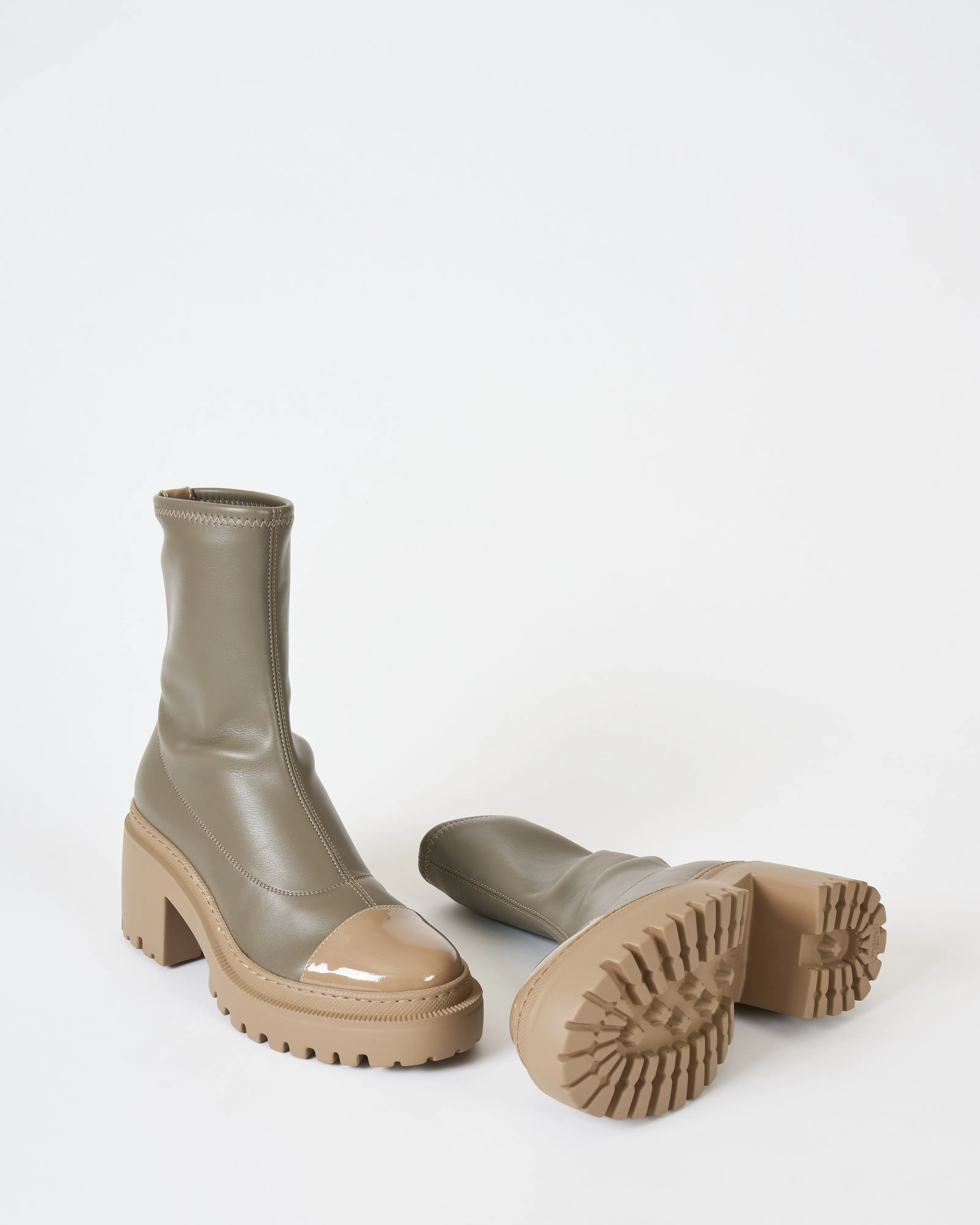 vernice barbaro stretch boot